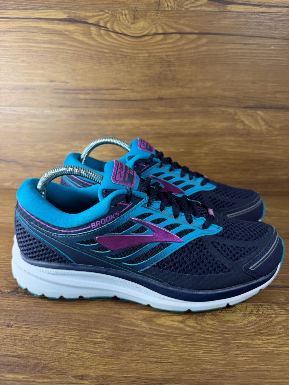 Brooks Addiction 13 Women’s Size 9.5 2E WIDE Walking Running Shoes Sneakers
